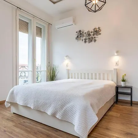 Midtown Gleaming * Budapeszt