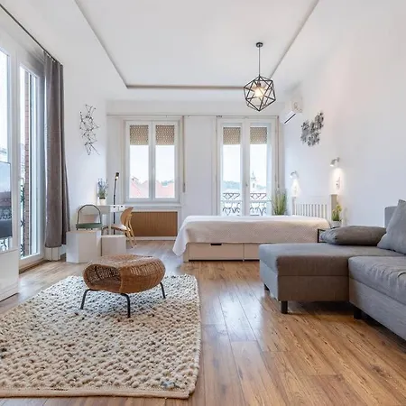 Midtown Gleaming Apartament